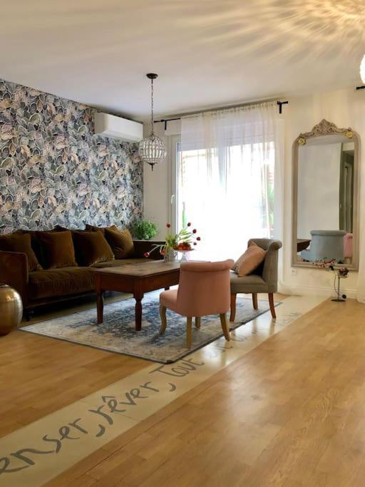Large Magnificent Terrace Appartement Nice