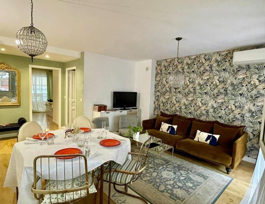 Large Magnificent Terrace Nizza
